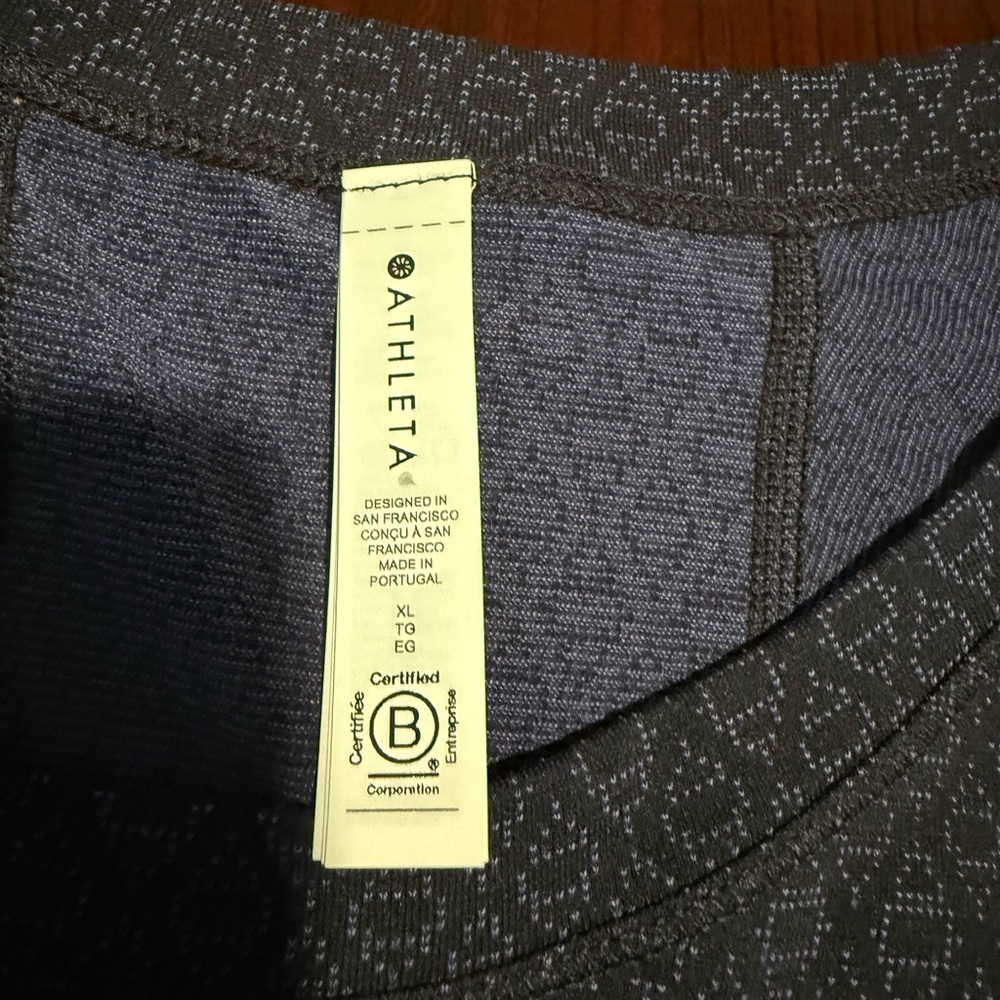 Athleta Short Sleeve Top xl - Picture 2 of 6